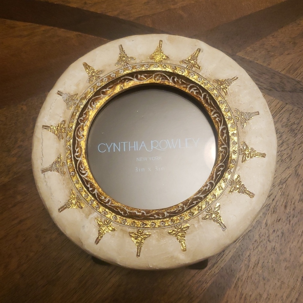 2 Cynthia Rowley Blue and Beige Accent Picture Frames 5in Bundle - Picture 4 of 7